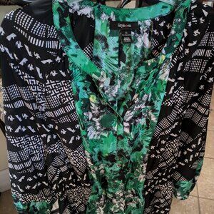 ~NWOT Women's blouse.